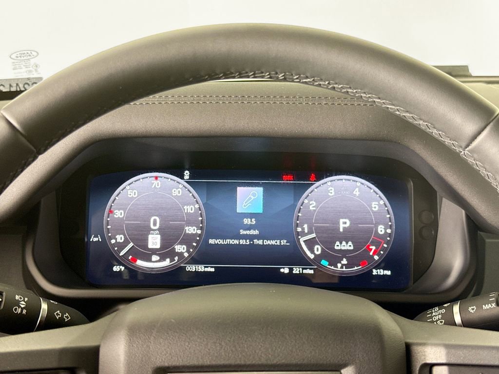 Used 2025 Land Rover Defender 110 X-Dynamic SE image 10