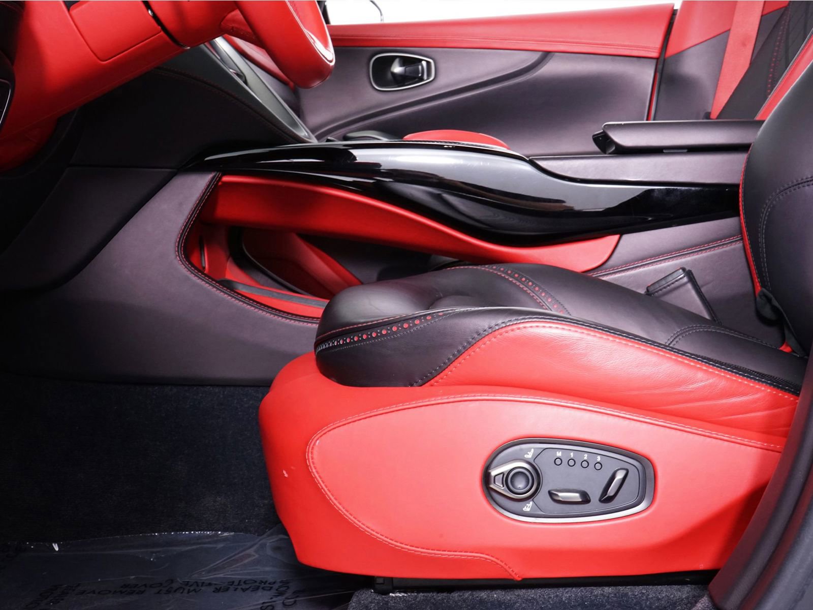 Used 2023 Aston Martin DBX 707 image 23