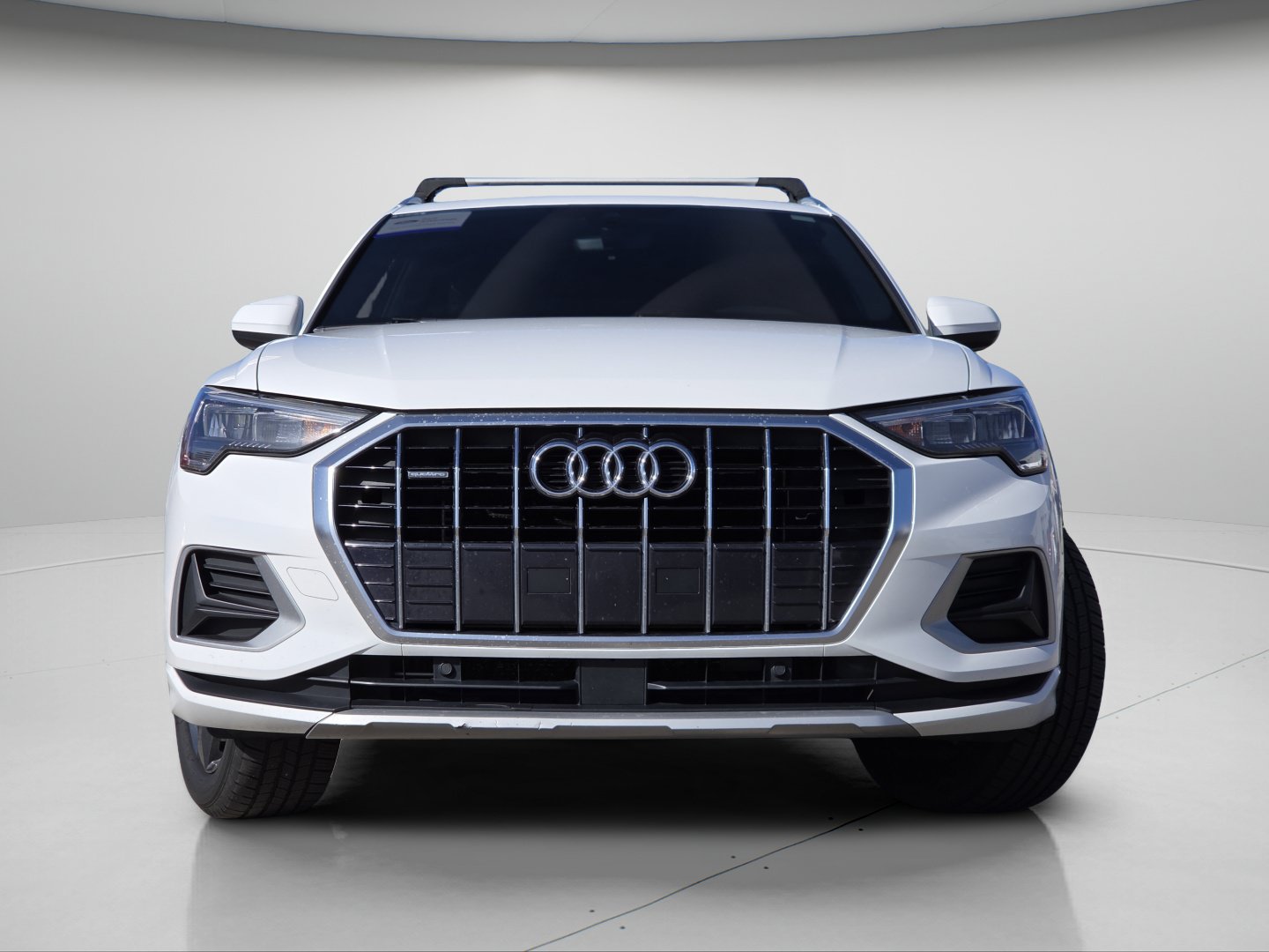 Used 2019 Audi Q3 2.0T Premium AWD/4WD image 3