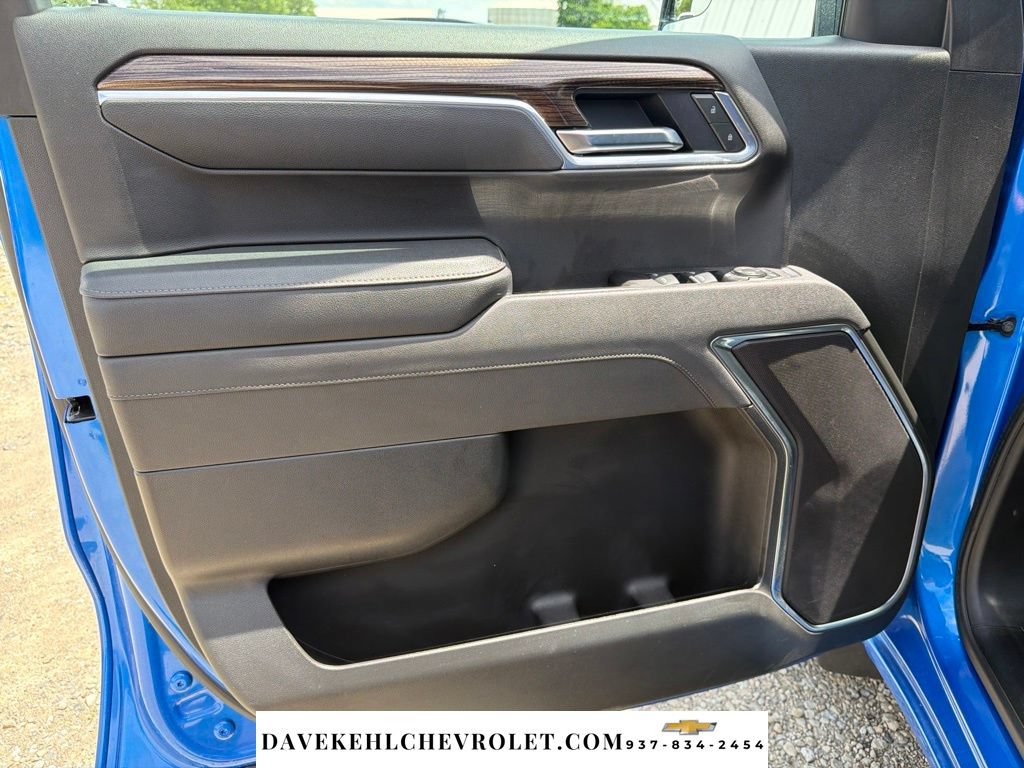 Used 2025 Chevrolet Silverado 1500 LT AWD/4WD image 9