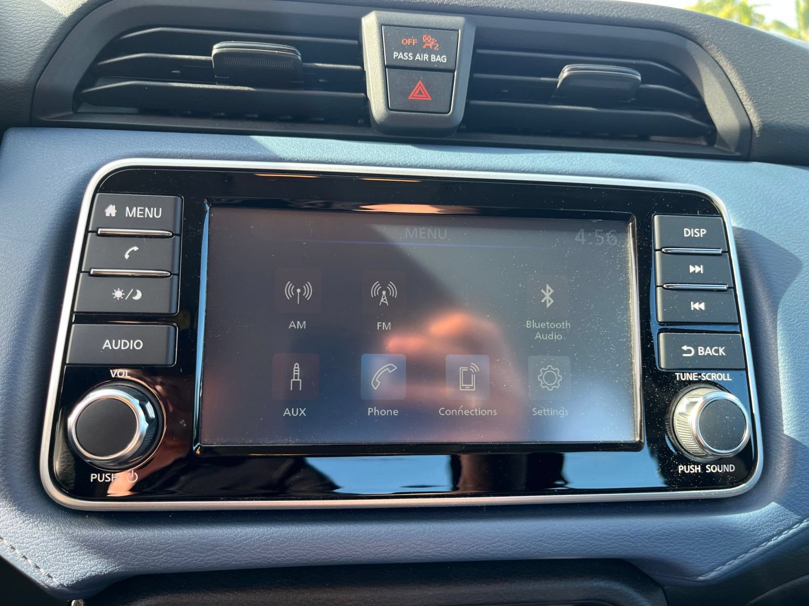 Used 2025 Nissan Versa SV FWD image 20