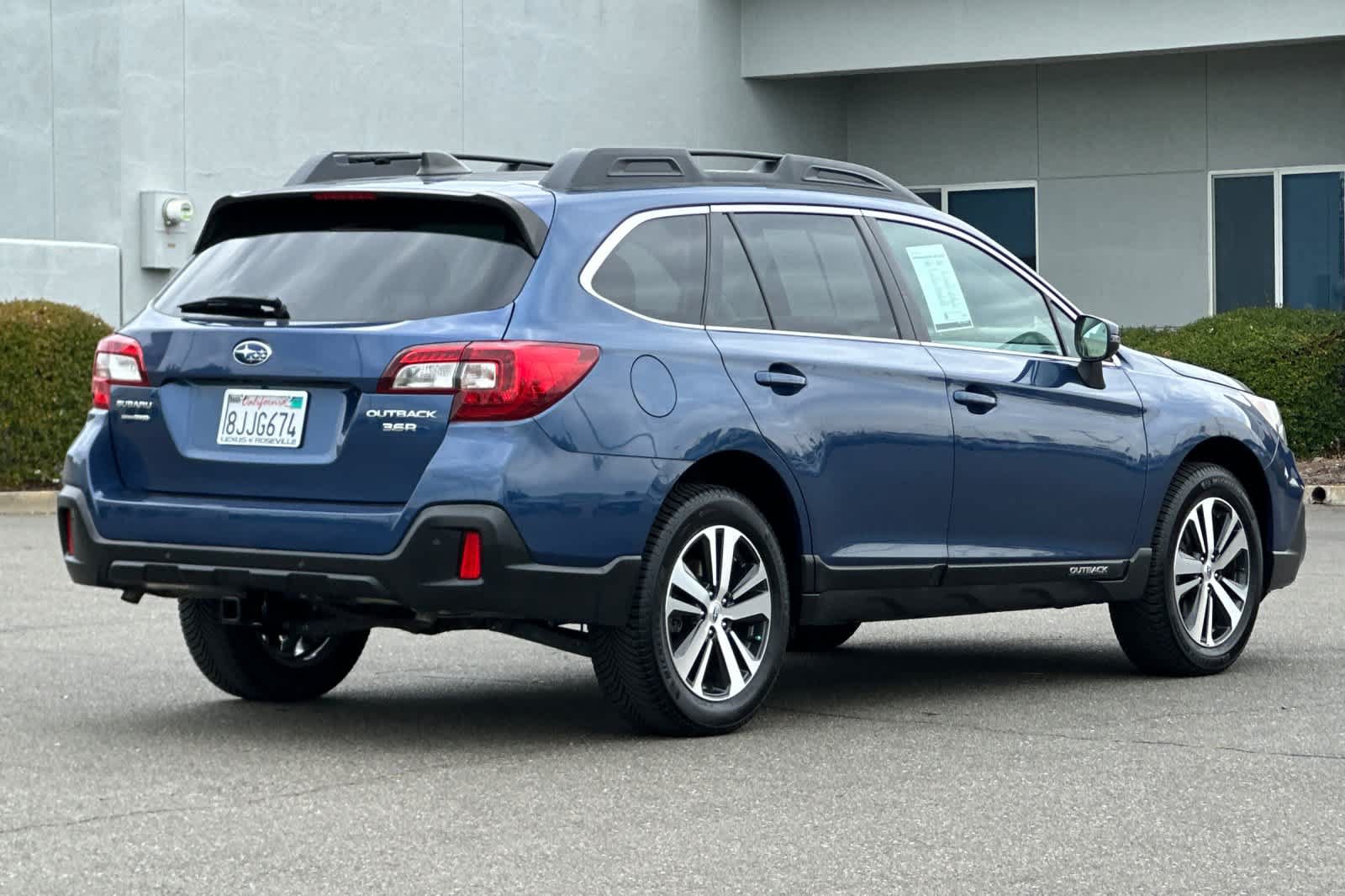 Used 2019 Subaru Outback 3.6R Limited AWD/4WD image 2