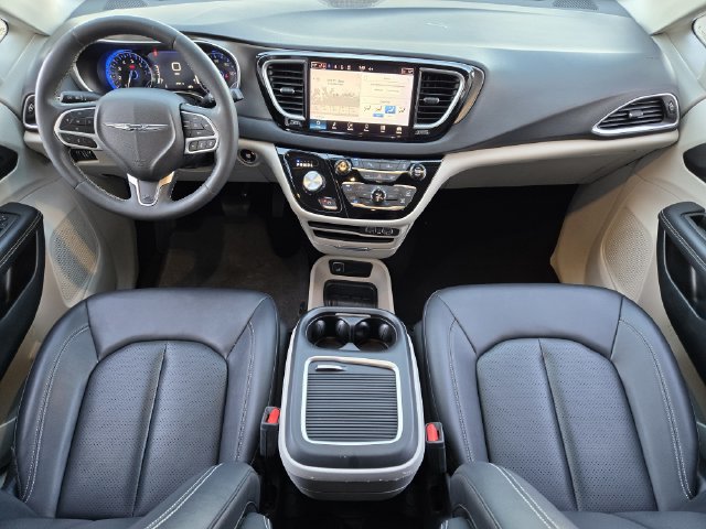 Used 2024 Chrysler Pacifica Touring-L FWD image 25