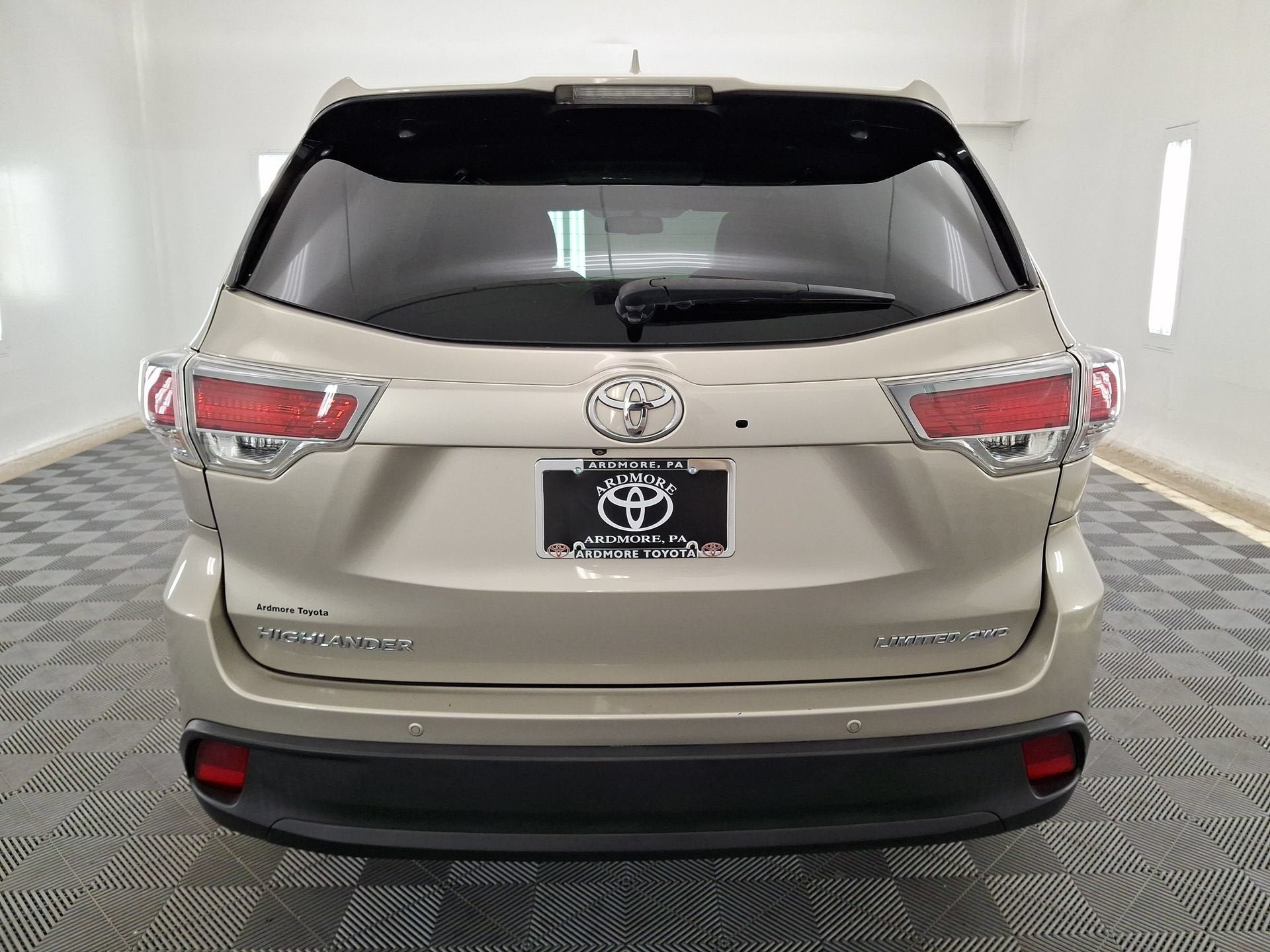 Used 2015 Toyota Highlander Limited AWD/4WD image 23