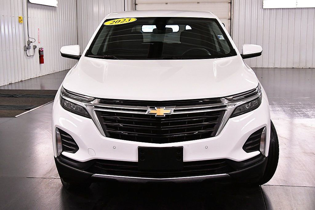 Used 2023 Chevrolet Equinox LT image 2
