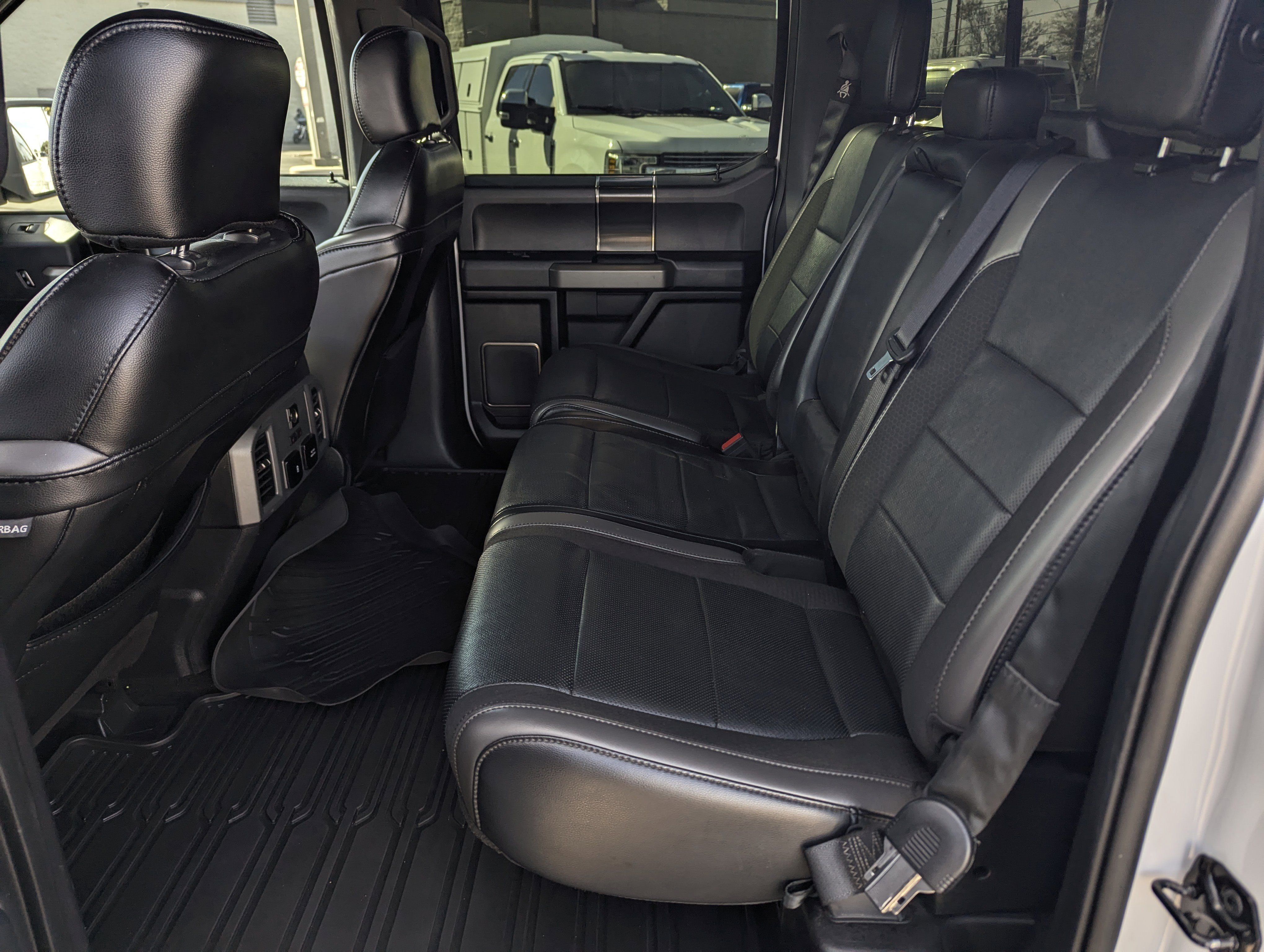 Certified 2019 Ford F150 Raptor w/ Equipment Group 802A Luxury image 9