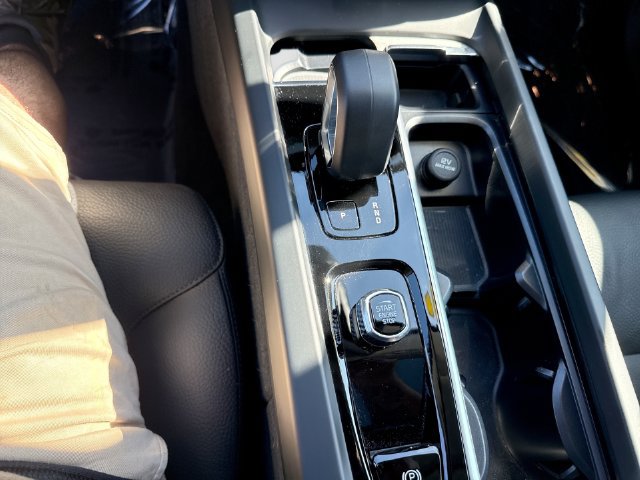 Certified 2025 Volvo XC60 T8 Plus w/ Protection Package Premier AWD/4WD image 26