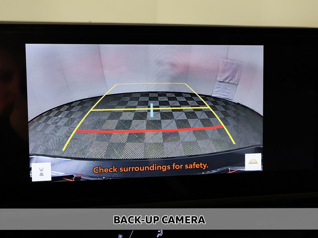 Used 2025 Toyota Camry SE FWD image 7