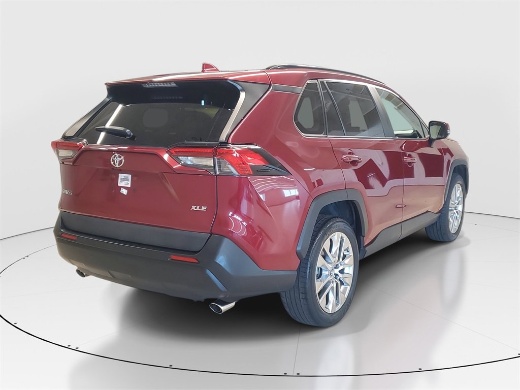Used 2019 Toyota RAV4 XLE Premium image 7