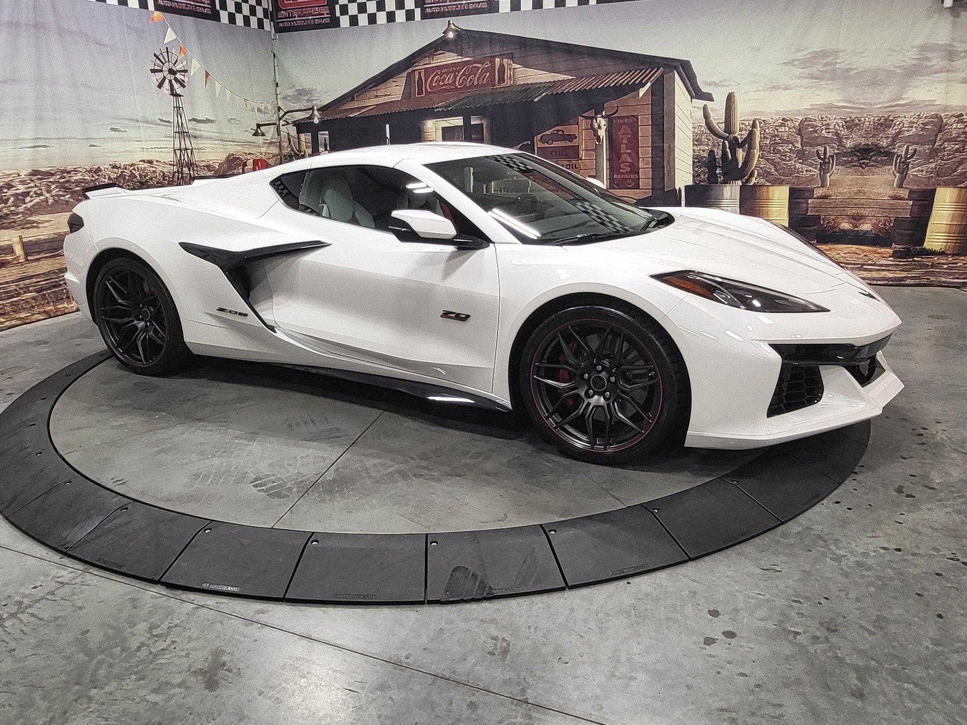 Used 2023 Chevrolet Corvette Z06 RWD image 1