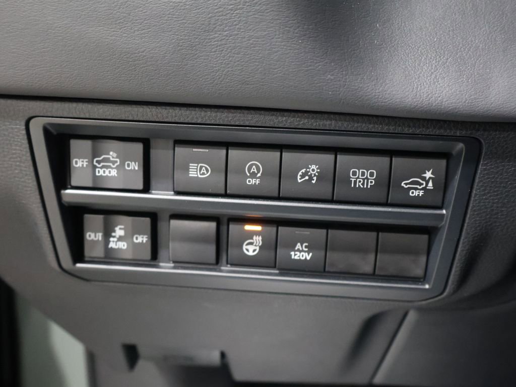 Used 2024 Toyota Tundra Platinum image 34