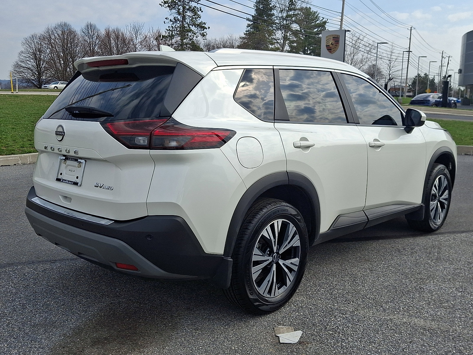 Certified 2023 Nissan Rogue SV w/ SV Premium B Package AWD/4WD image 7