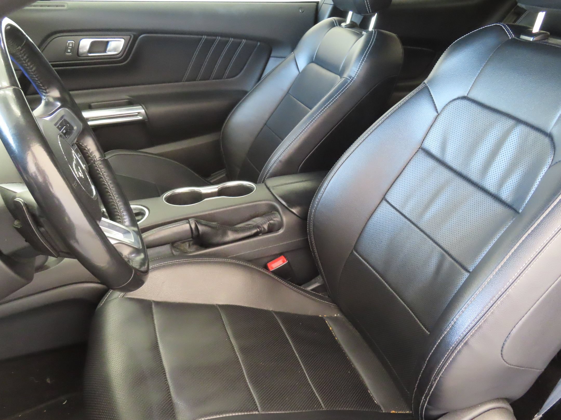 Used 2021 Ford Mustang Premium RWD image 11