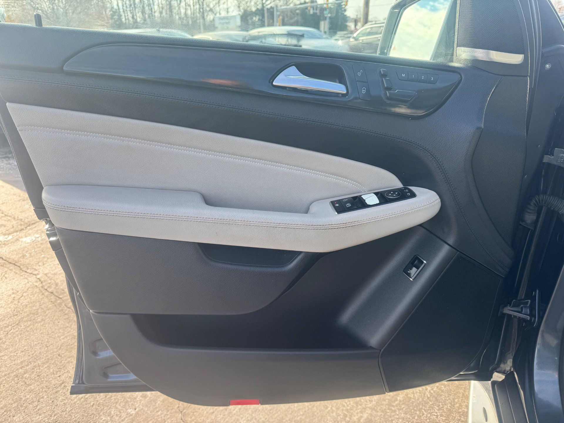 Used 2015 Mercedes-Benz ML 400 4-MATIC image 4