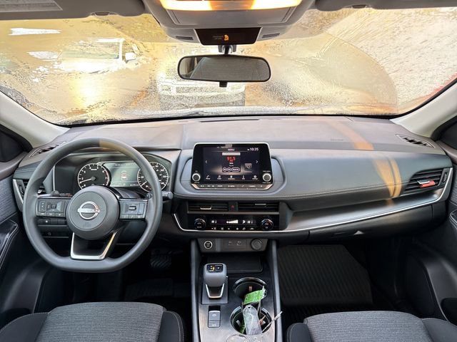 Used 2023 Nissan Rogue SV image 21