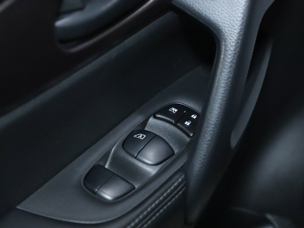 Certified 2022 Nissan Rogue Sport S image 17