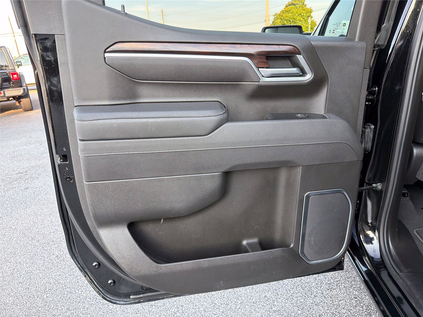 Used 2025 GMC Sierra 1500 SLT AWD/4WD image 20