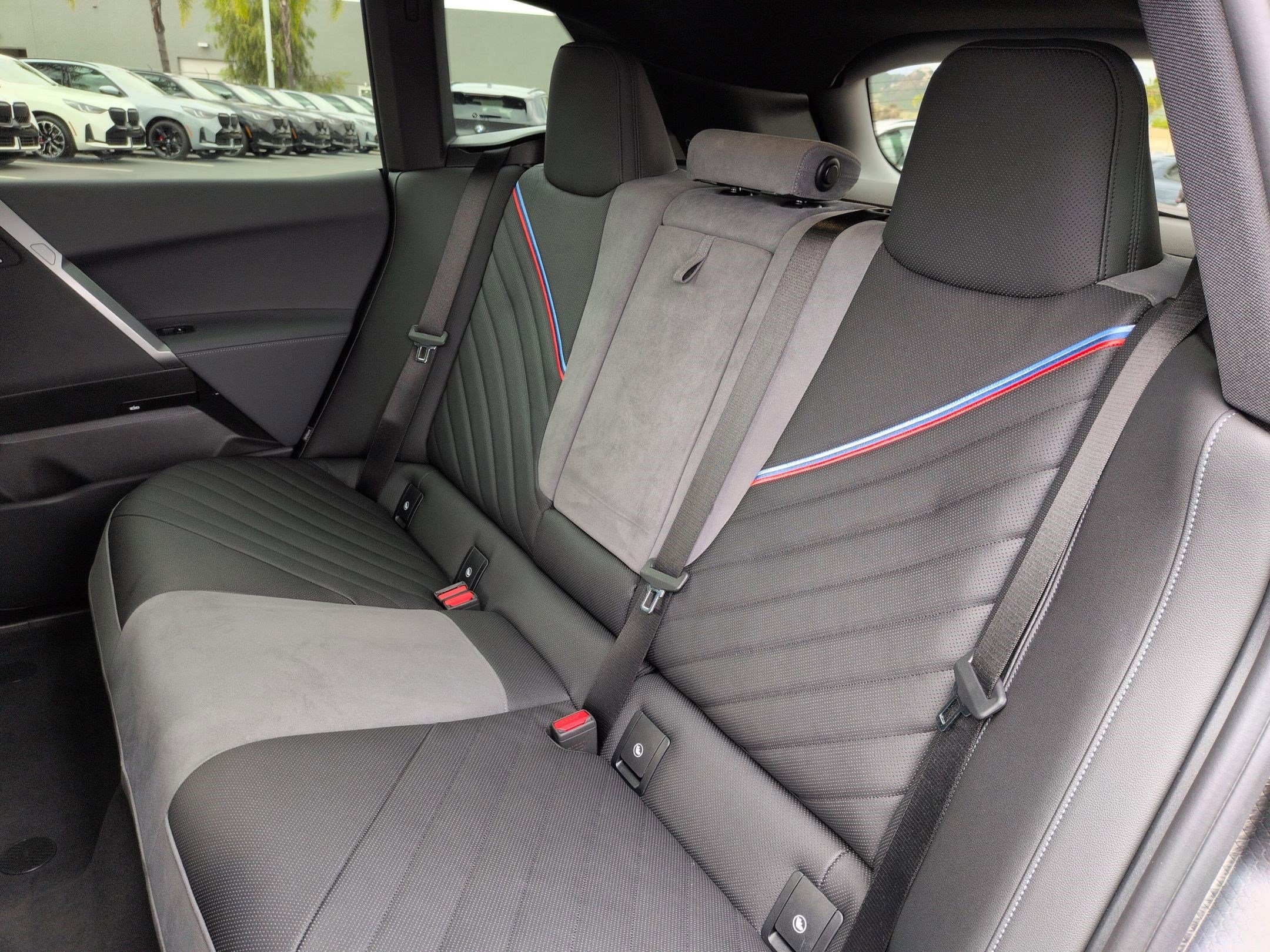 Used 2026 BMW iX xDrive60 w/ M Sport Package AWD/4WD image 31