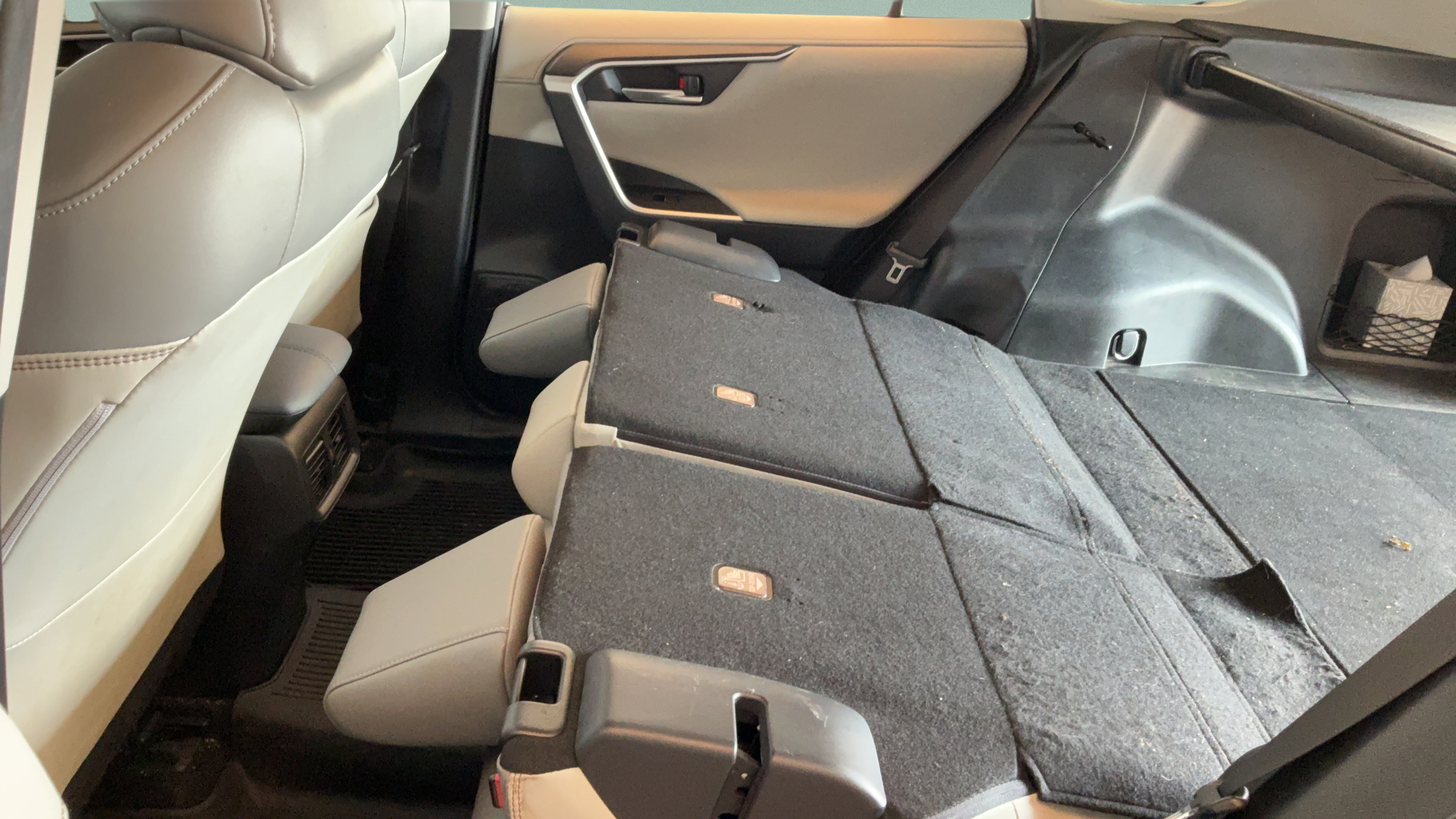 Used 2020 Toyota RAV4 Limited FWD image 35