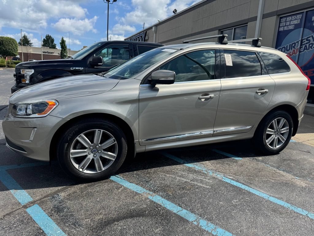 Used 2016 Volvo XC60 T6 Platinum FWD image 2
