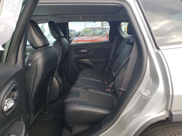 Used 2022 Jeep Cherokee Limited image 12