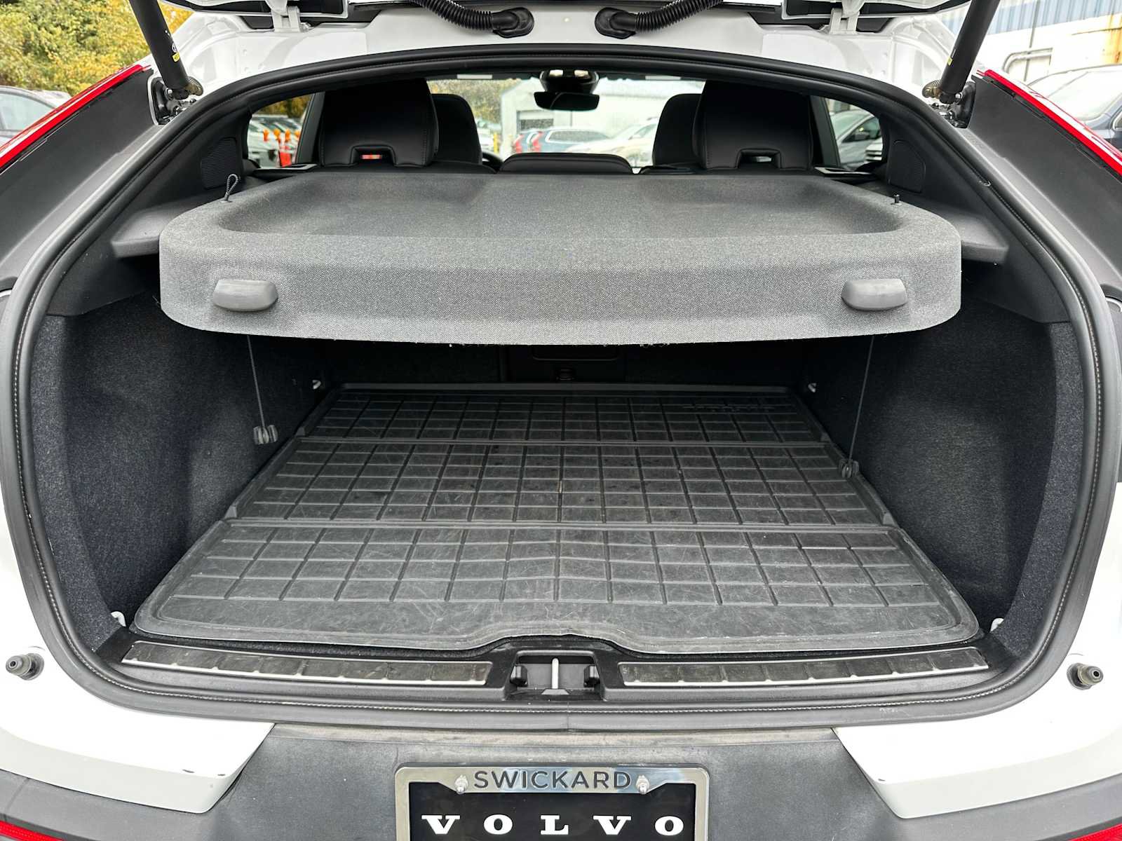 Certified 2023 Volvo C40 P8 Recharge Ultimate image 12