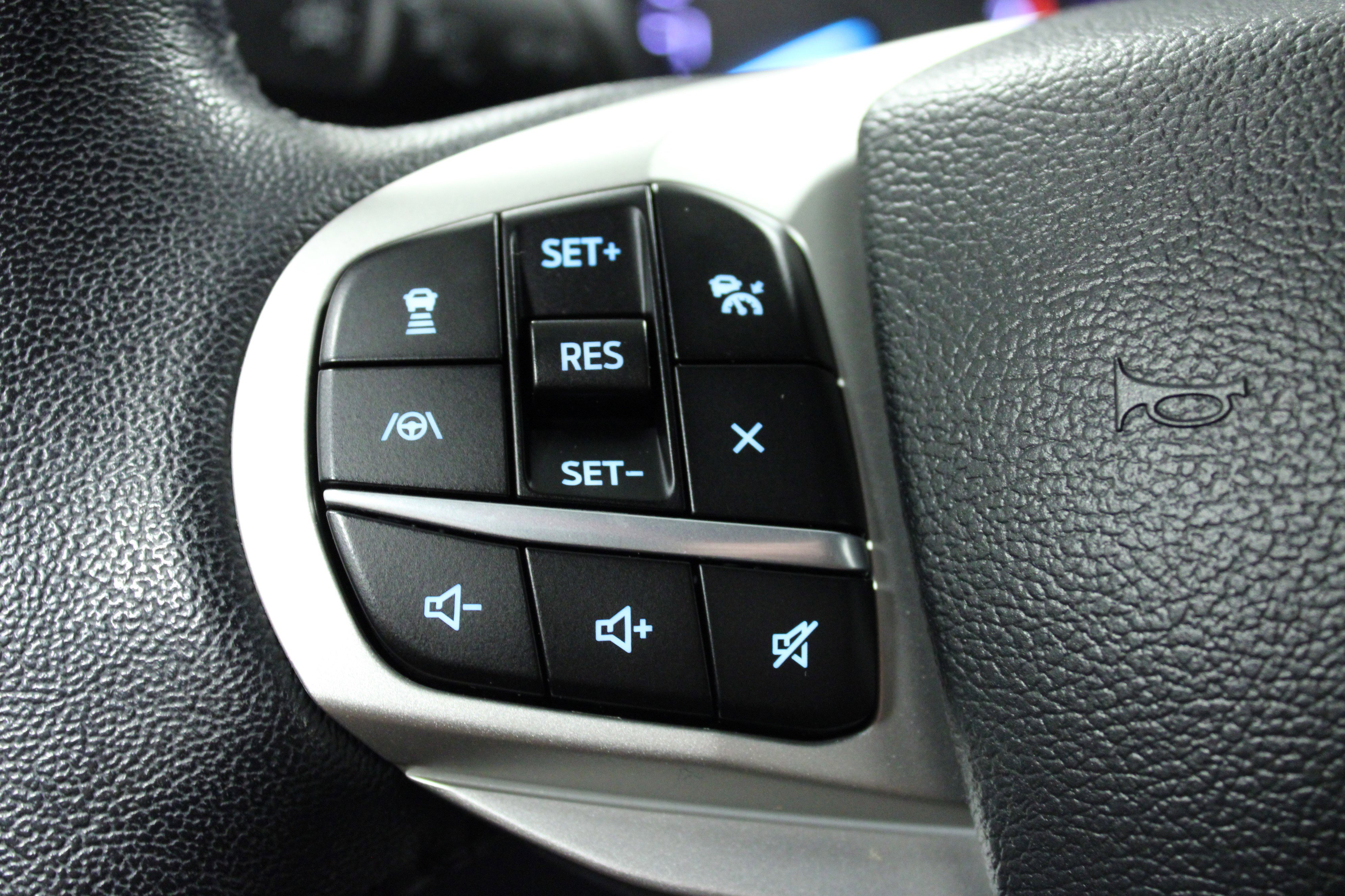 Used 2023 Ford Explorer XLT w/ Equipment Group 202A image 21