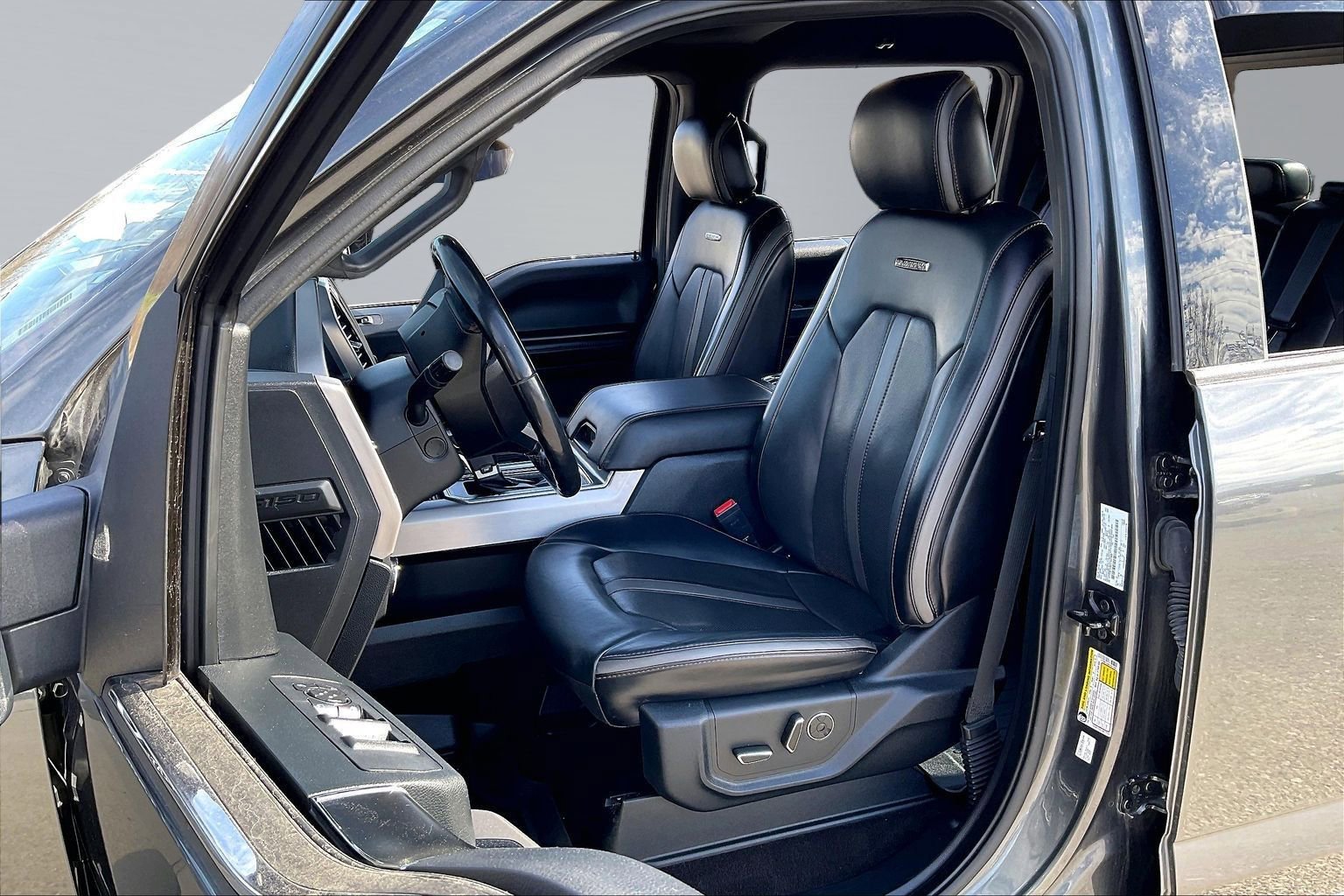 Used 2020 Ford F150 Platinum image 25