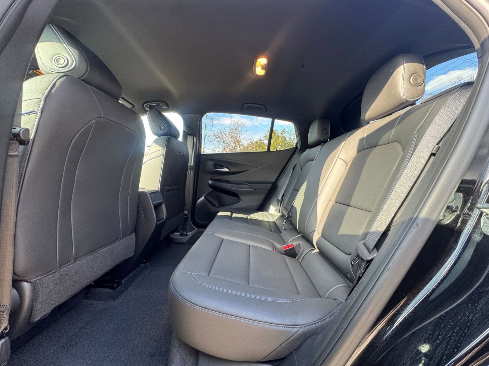 Used 2025 Buick Envista Sport Touring image 22