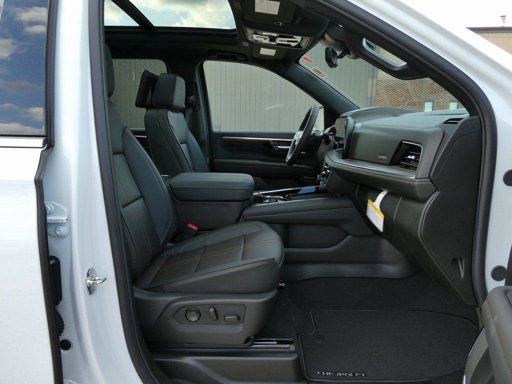 New 2026 Chevrolet Suburban High Country image 9