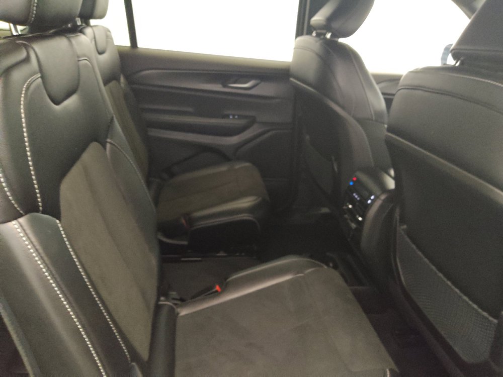 Used 2023 Jeep Grand Cherokee L Laredo AWD/4WD image 19