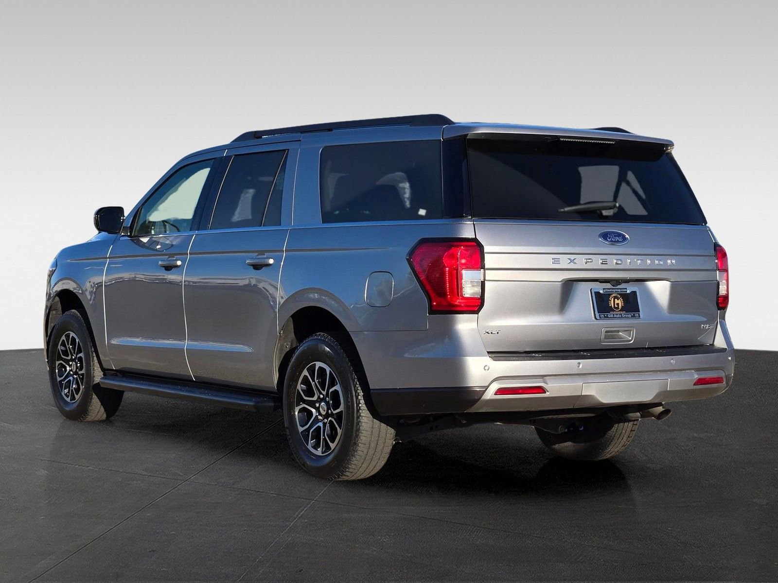 Used 2024 Ford Expedition Max XLT image 6