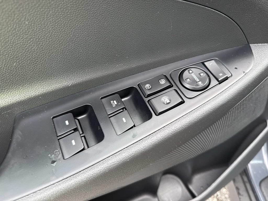 Used 2021 Hyundai Tucson Value FWD image 21