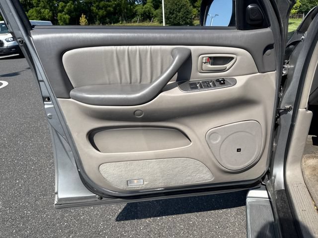Used 2005 Toyota Sequoia Limited AWD/4WD image 25