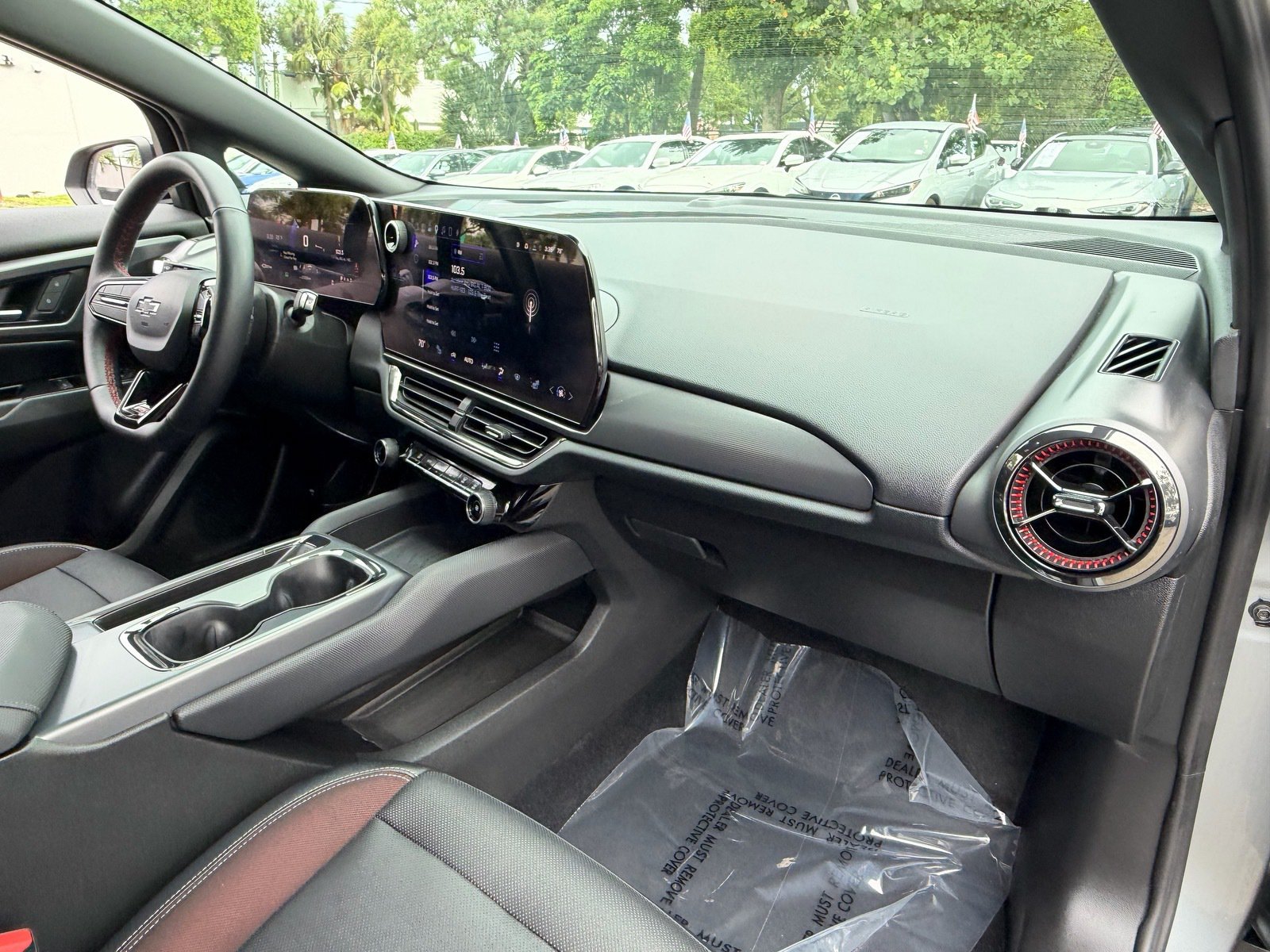 Used 2024 Chevrolet Equinox EV RS FWD image 18
