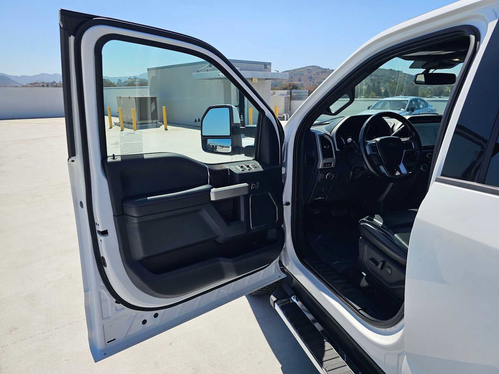 Used 2022 Ford F350 Lariat AWD/4WD image 20