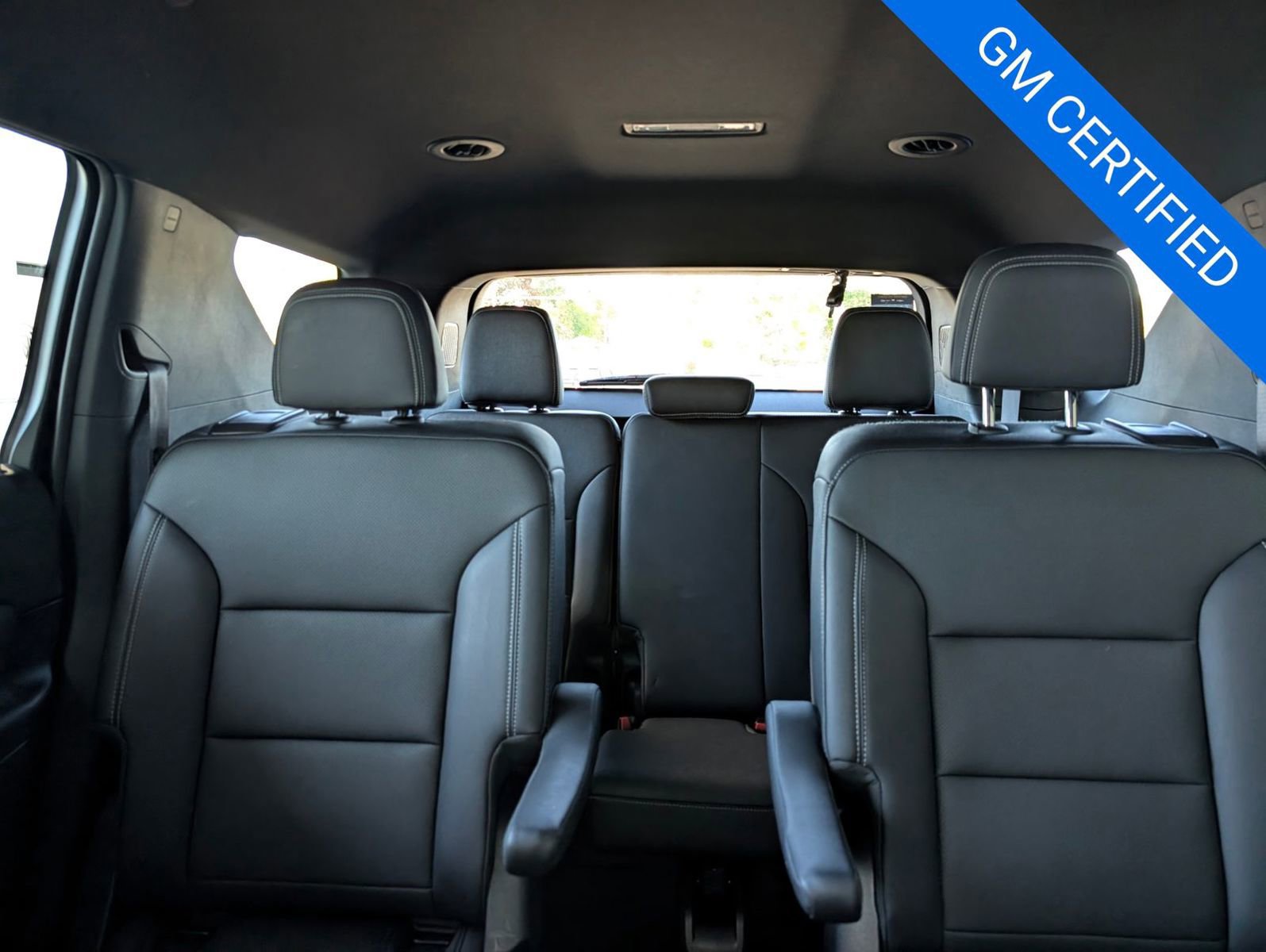 Used 2025 Chevrolet Traverse LT image 26