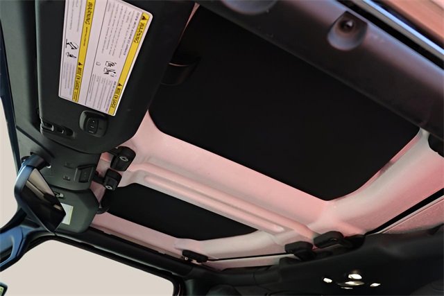 Used 2022 Jeep Gladiator Overland w/ Popular Equipment Package image 9