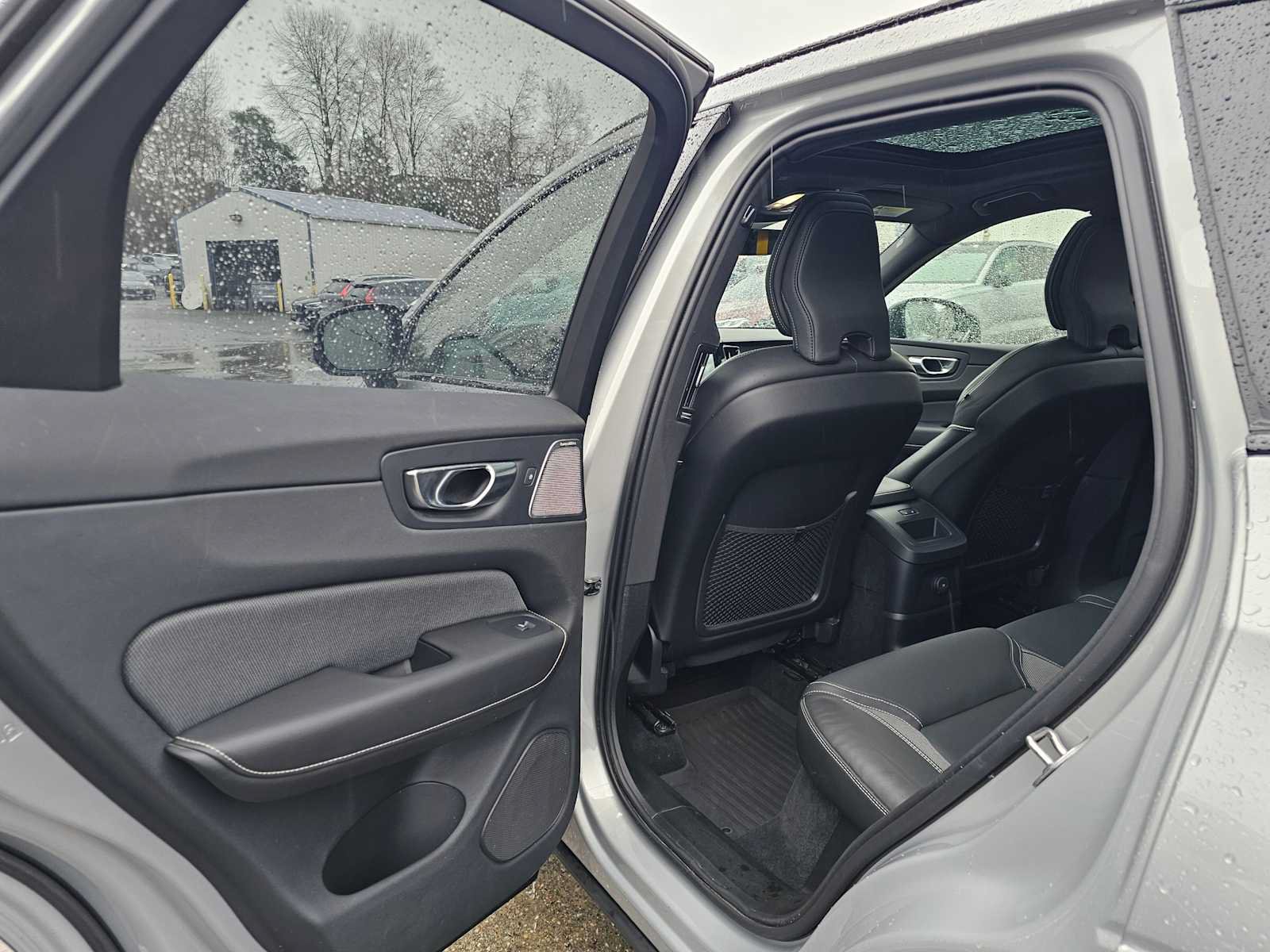 Certified 2025 Volvo XC60 T8 Polestar w/ Protection Package Premier AWD/4WD image 9
