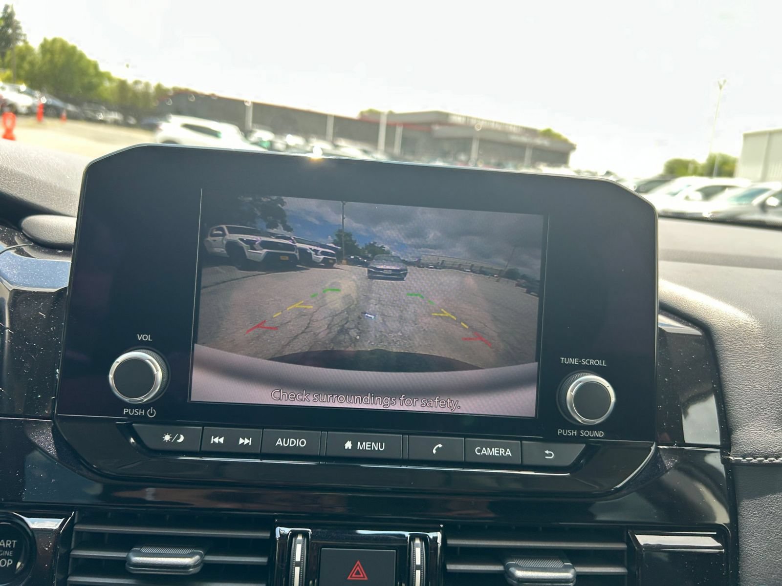 Used 2025 Nissan Pathfinder SV FWD image 21