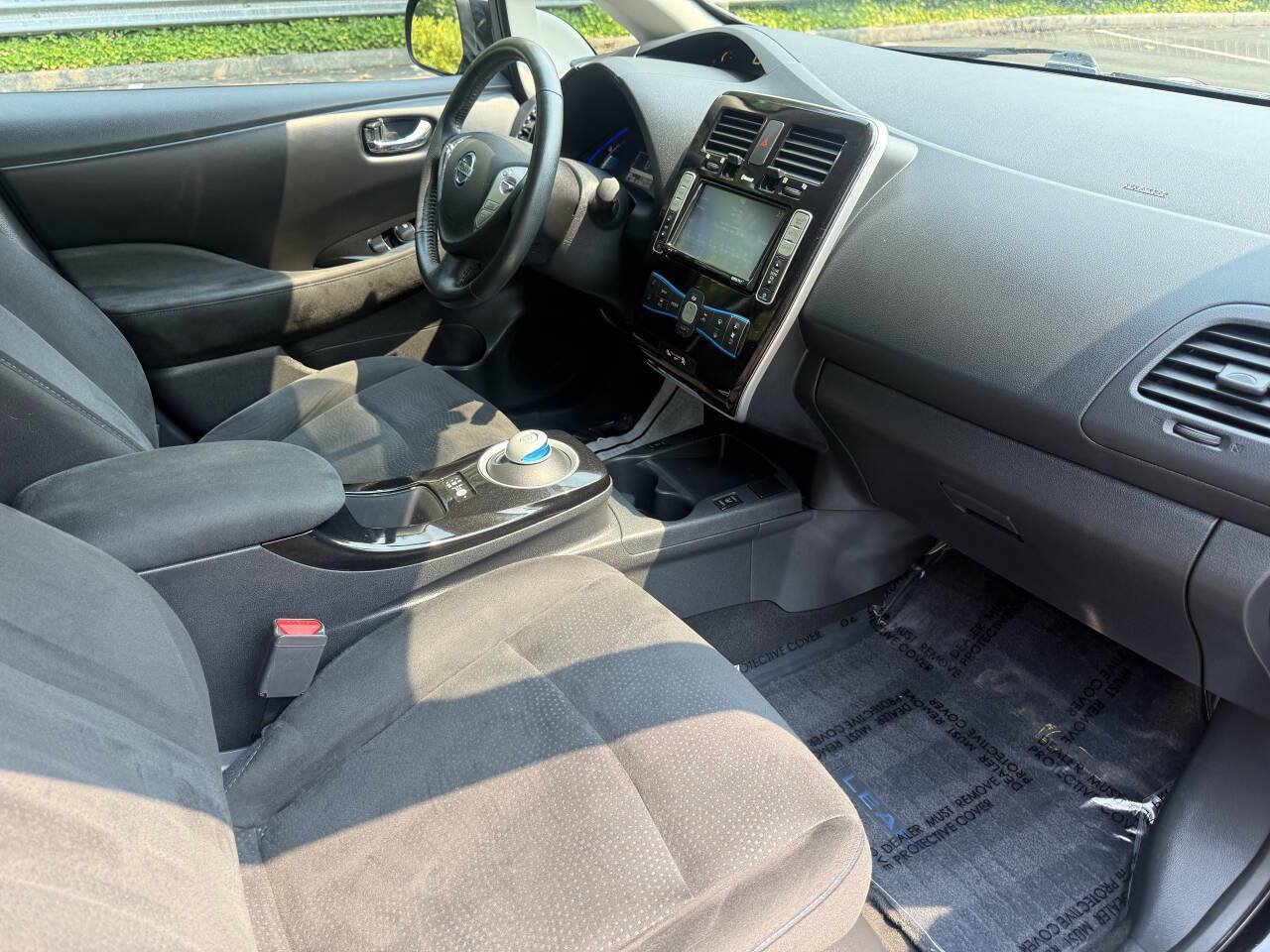 Used 2016 Nissan Leaf SV FWD image 20