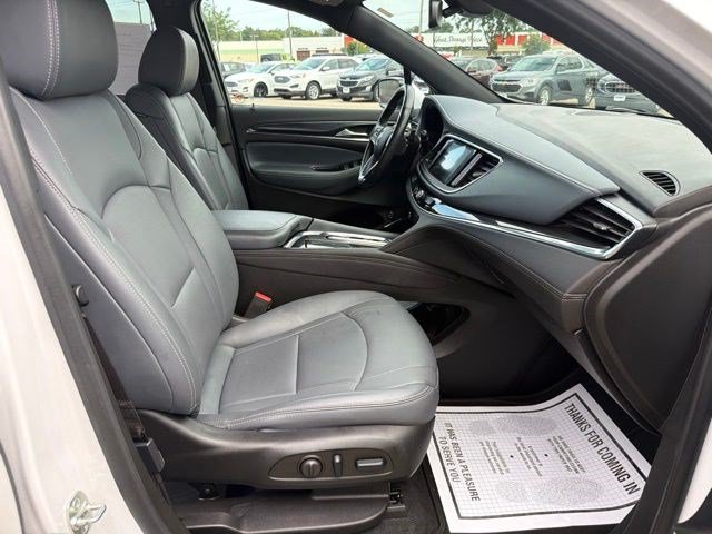 Used 2024 Buick Enclave Essence w/ Sport Touring Edition AWD/4WD image 23