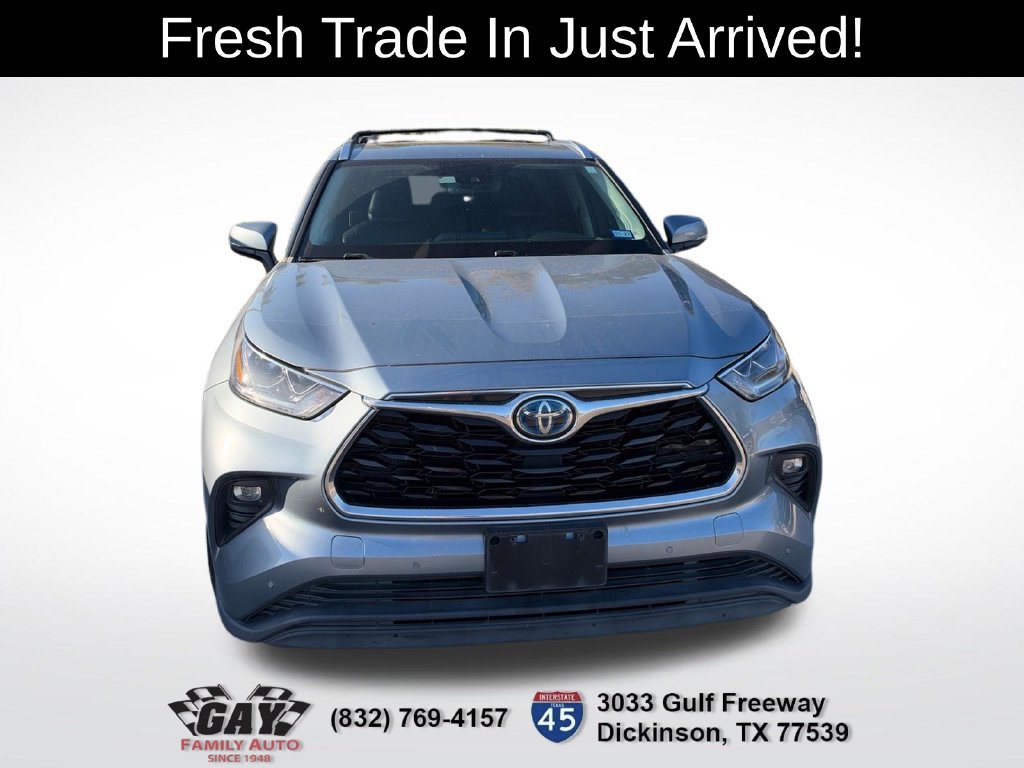 Used 2021 Toyota Highlander Limited FWD image 2