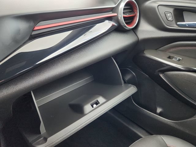 Used 2024 Chevrolet Trax RS w/ Sunroof Package FWD image 47