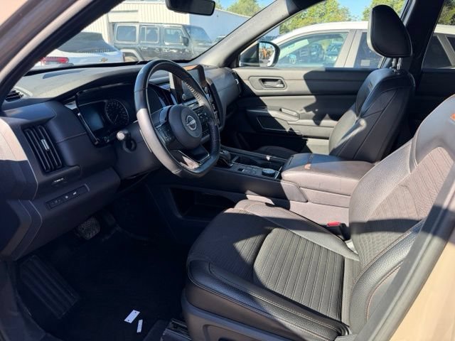 Used 2023 Nissan Pathfinder Rock Creek AWD/4WD image 6