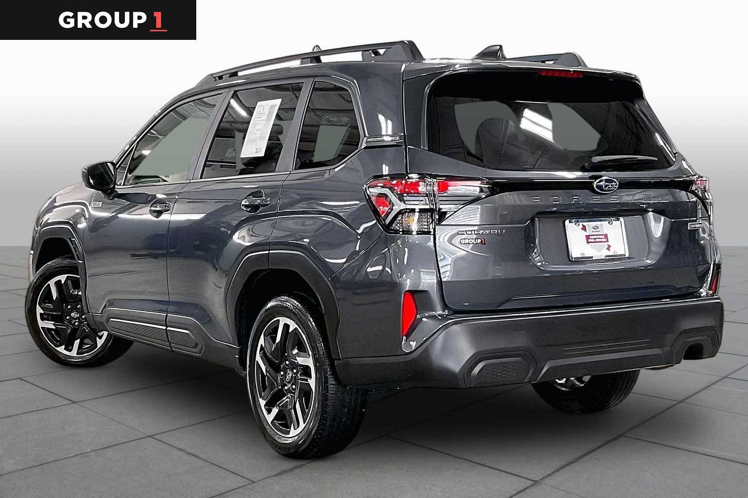 Used 2025 Subaru Forester Premium AWD/4WD image 12