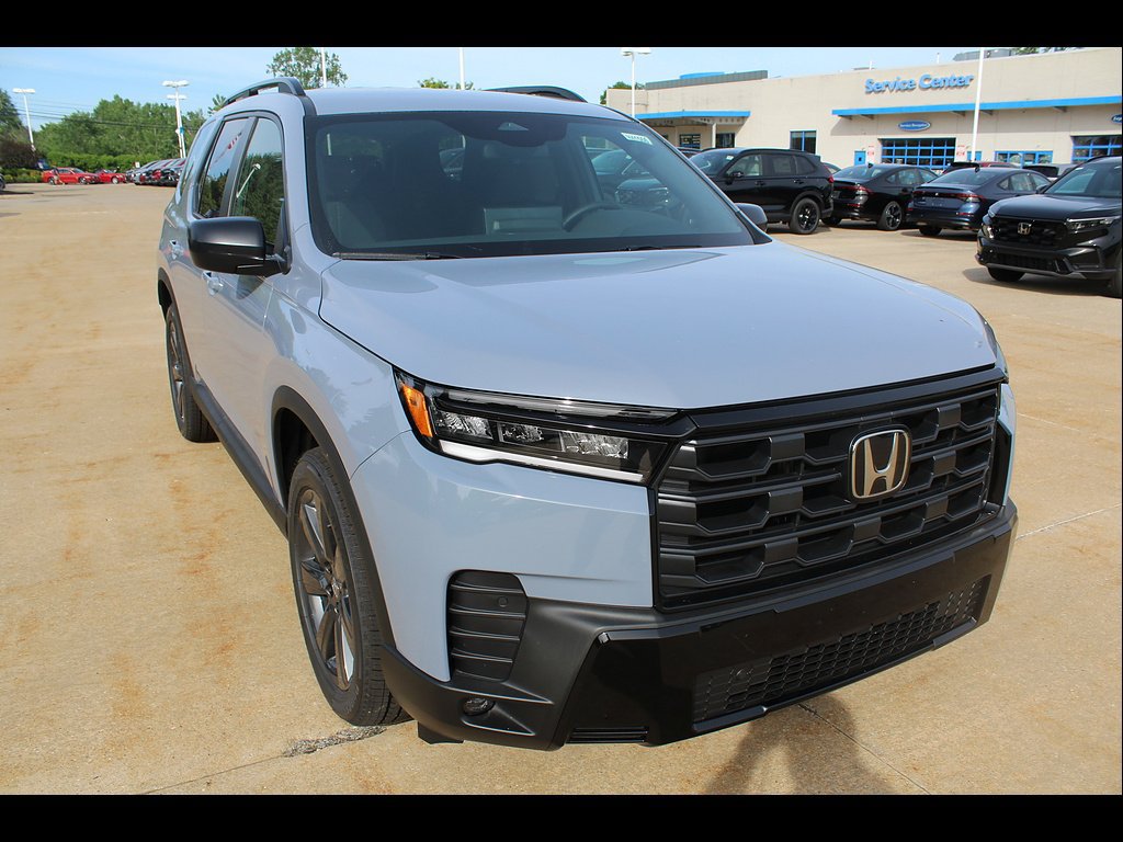New 2026 Honda Pilot Sport image 2