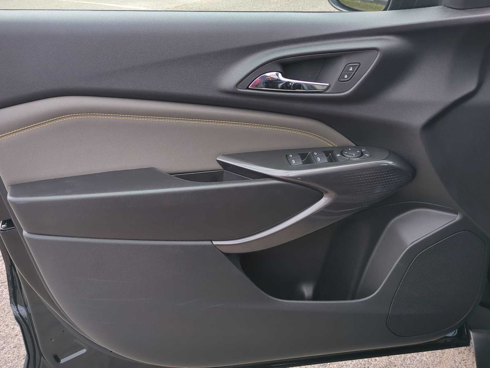 New 2026 Chevrolet Trax ACTIV w/ Sunroof Package FWD image 10