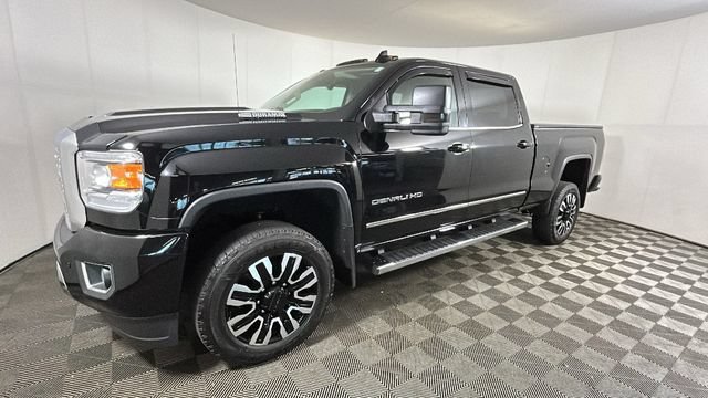 Used 2018 GMC Sierra 2500 Denali w/ Duramax Plus Package AWD/4WD image 6