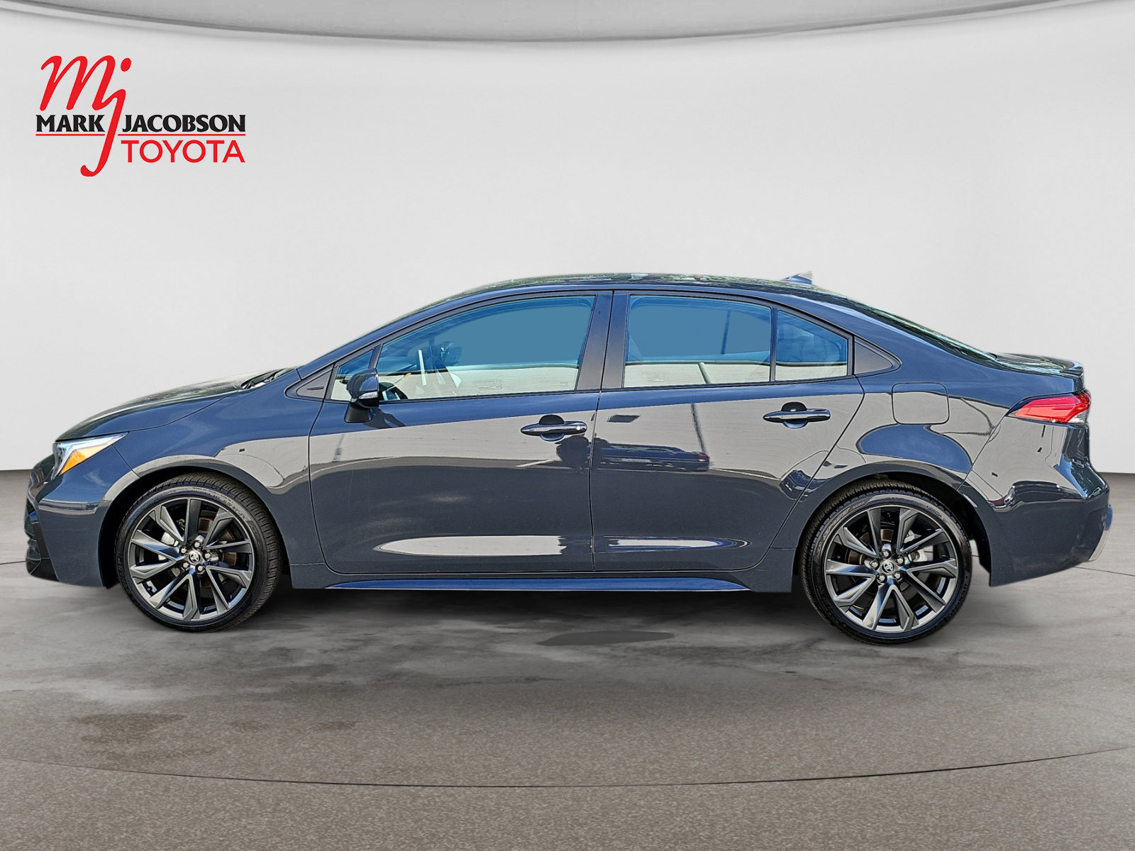Used 2025 Toyota Corolla SE w/ SE Premium Package FWD image 15